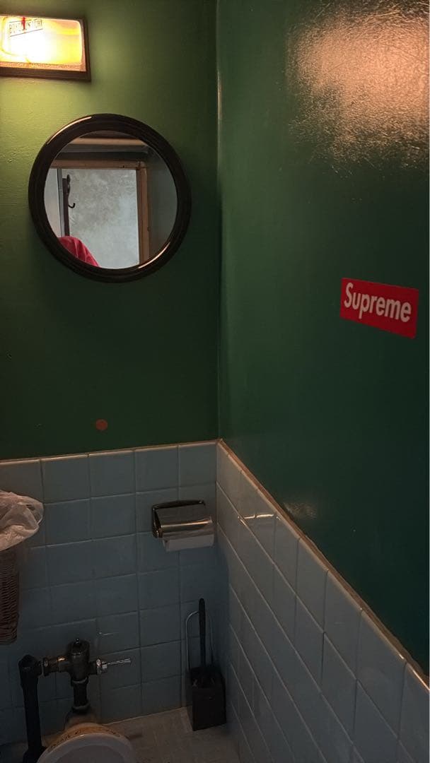 黒い円形壁掛け鏡 直径約30cm