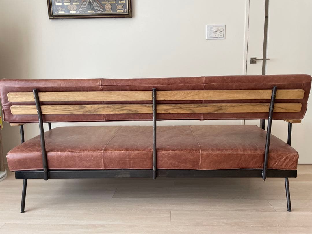 アデペシュ　３人掛けレザーソファ