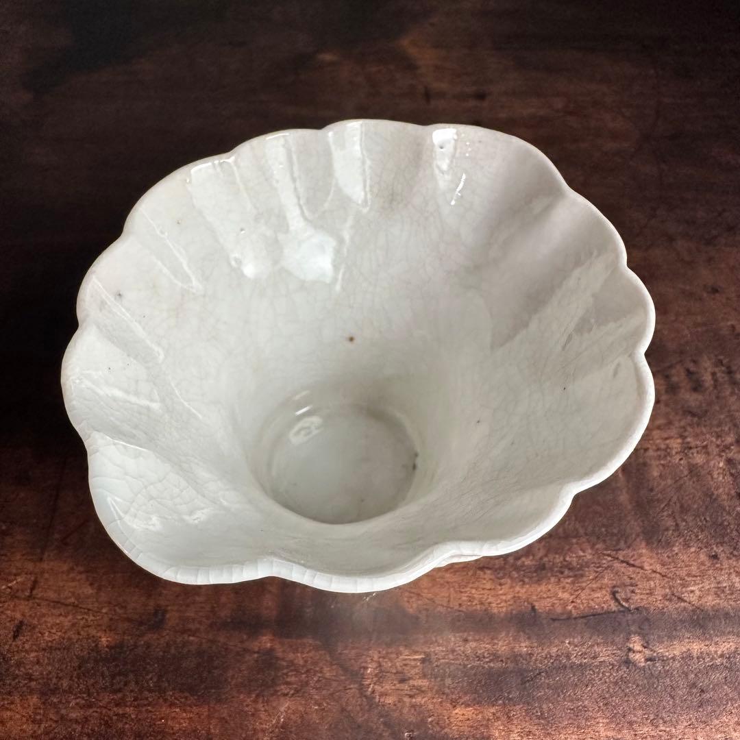 希少］美品 李朝 白磁 陽刻 十長生文 花形盃 朝鮮美術 酒器 杯 - メルカリ