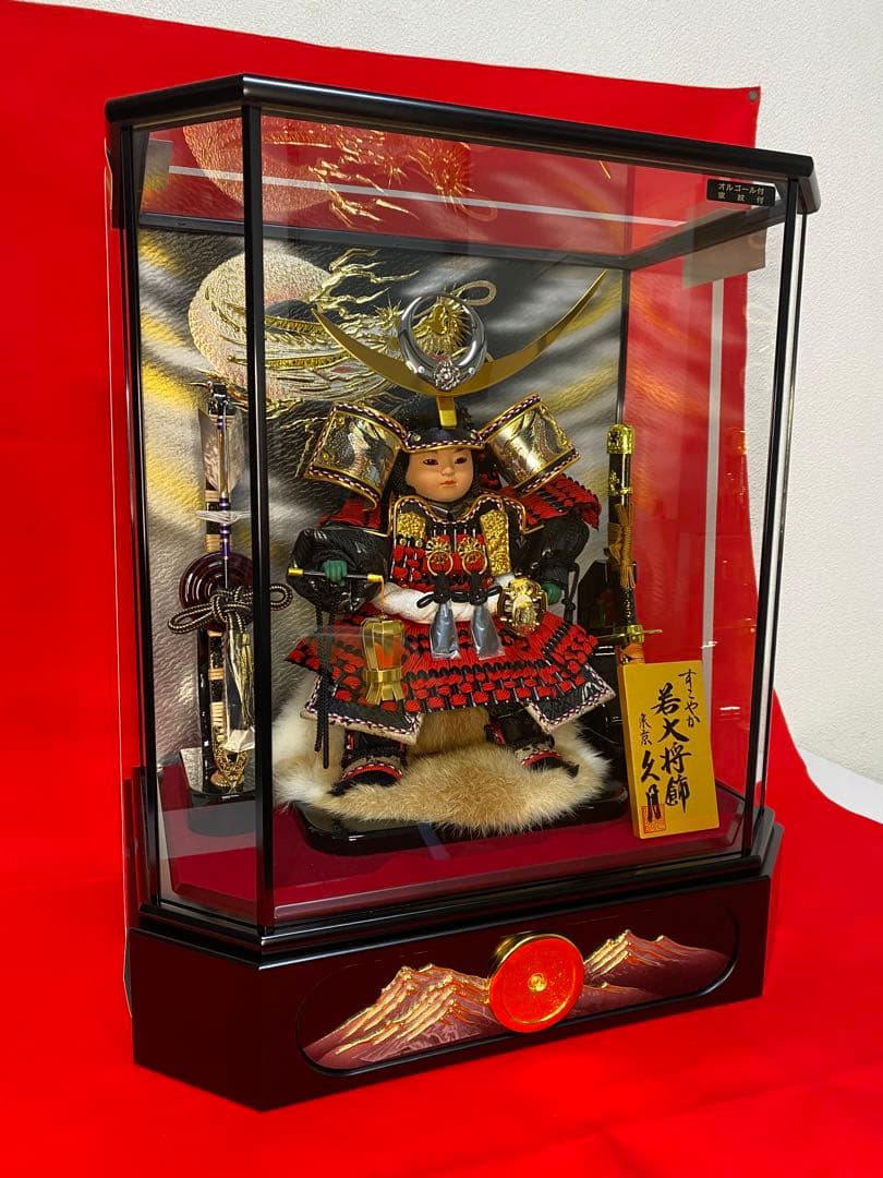 上杉謙信　東京久月　五月人形　家紋付き若大将飾りオルゴール付六角形ガラスケース入