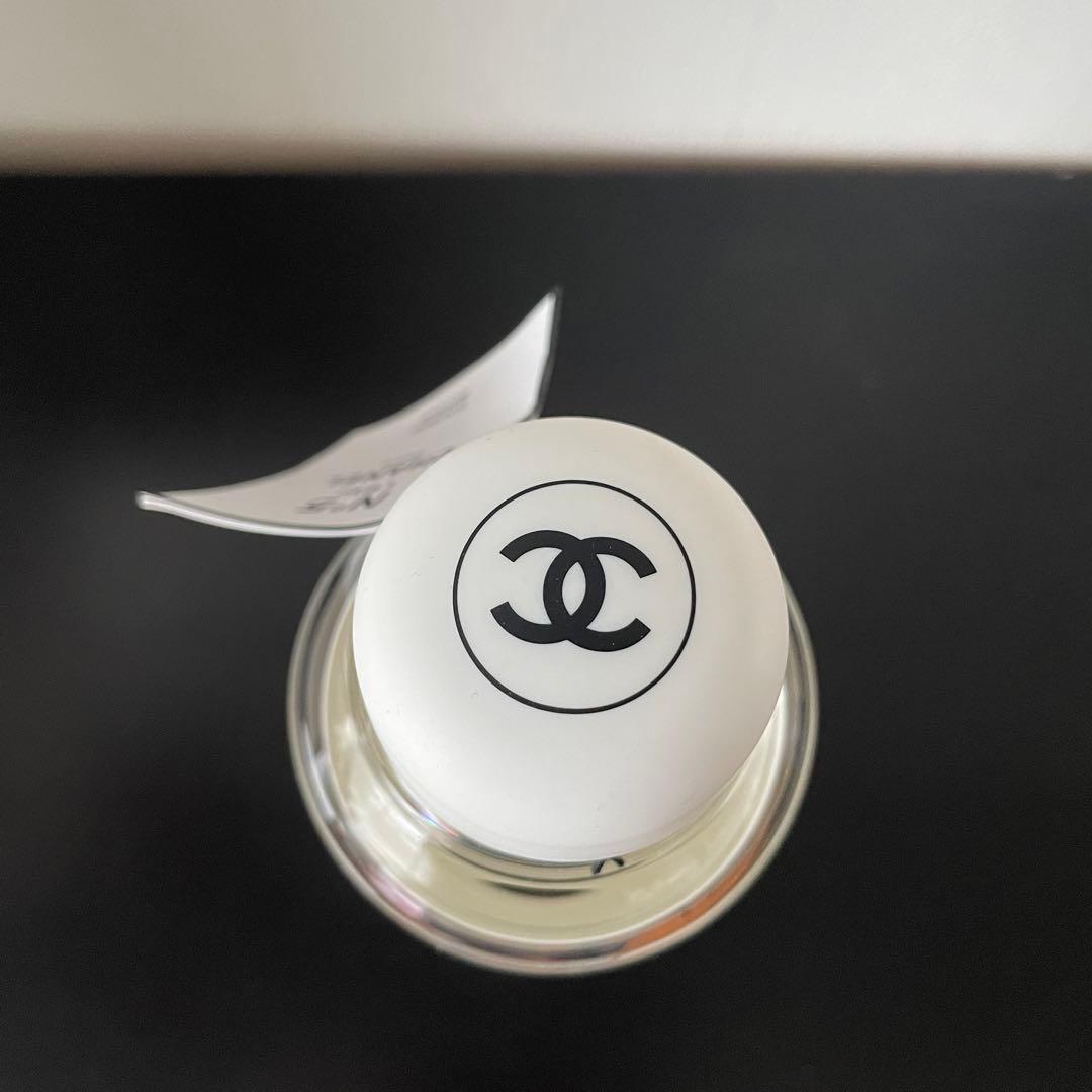 CHANEL N°5 L'EAU ウォーターボトル ミニ香水付き - メルカリ