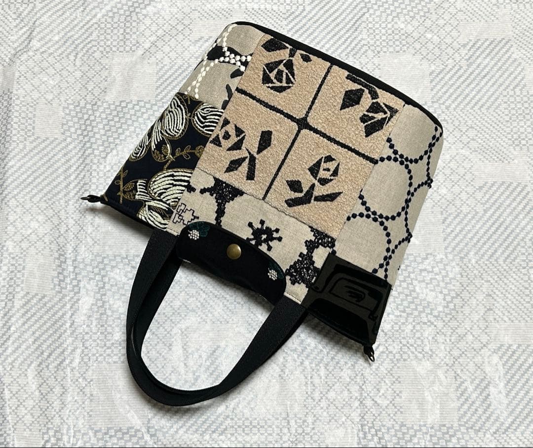 ハンドメイド ミナペルホネン パッチのオーバルトート(S) フラップ付き