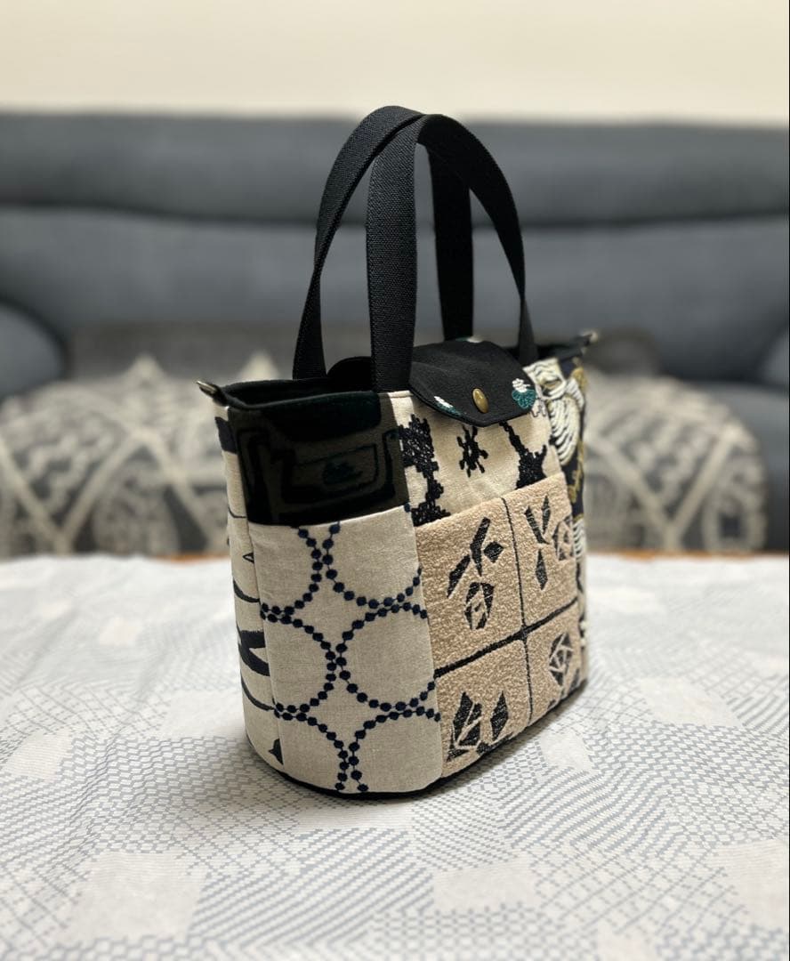 ハンドメイド ミナペルホネン パッチのオーバルトート(S) フラップ付き