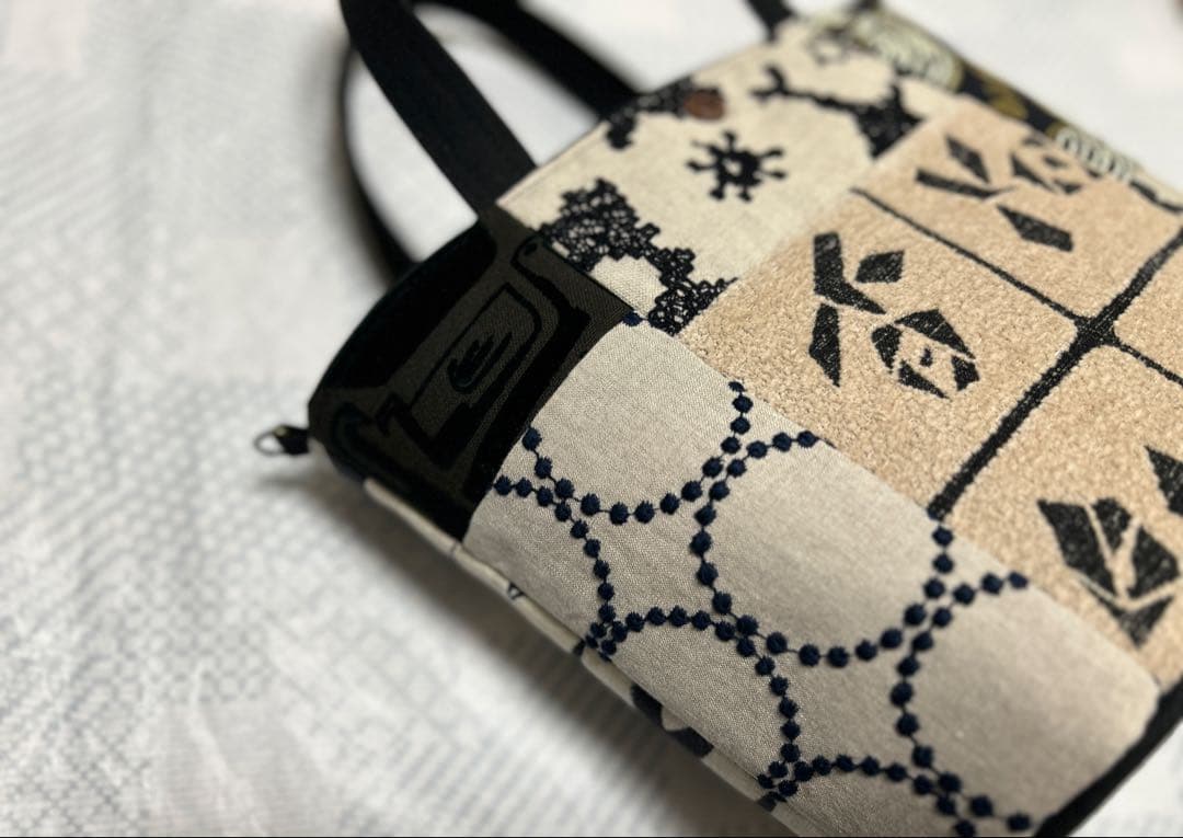 ハンドメイド ミナペルホネン パッチのオーバルトート(S) フラップ付き