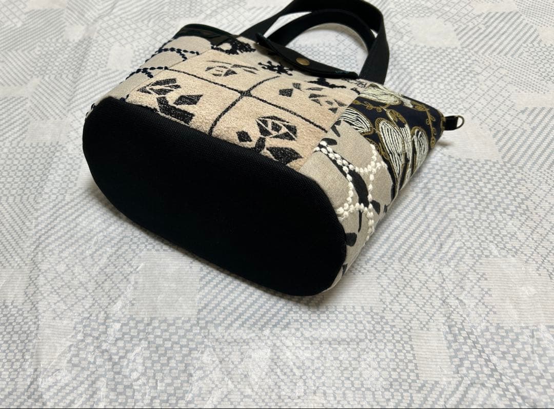 ハンドメイド ミナペルホネン パッチのオーバルトート(S) フラップ付き