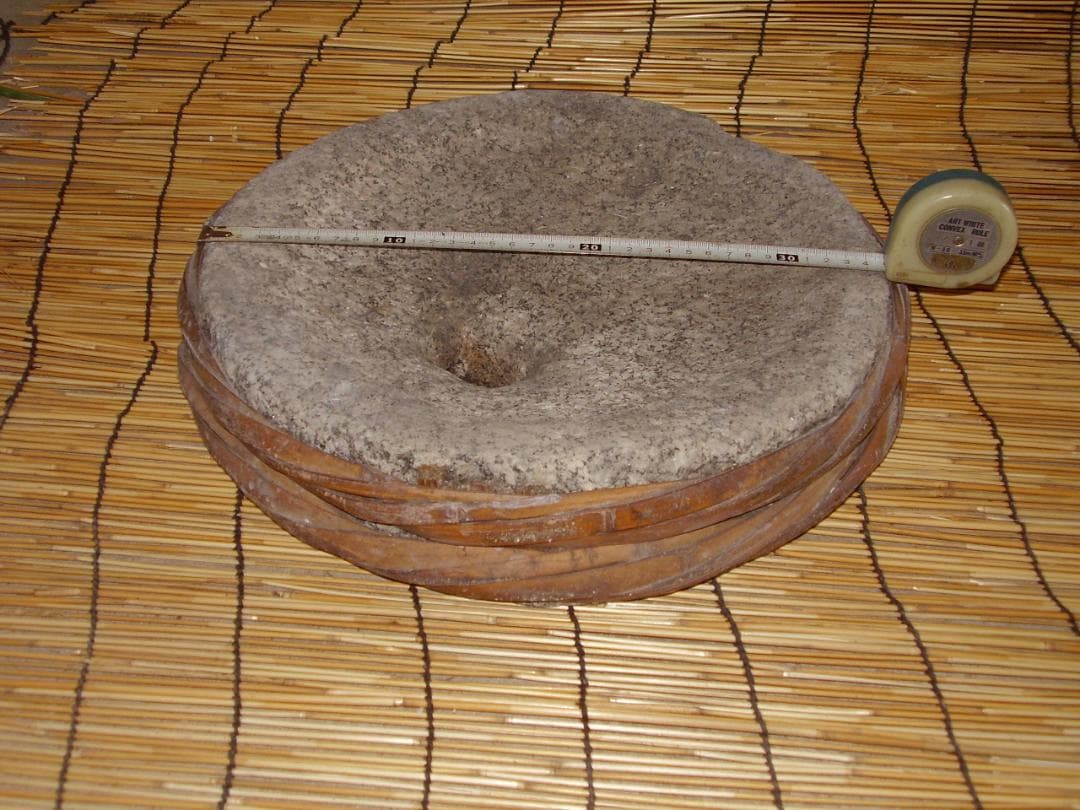 昭和レトロ 石臼