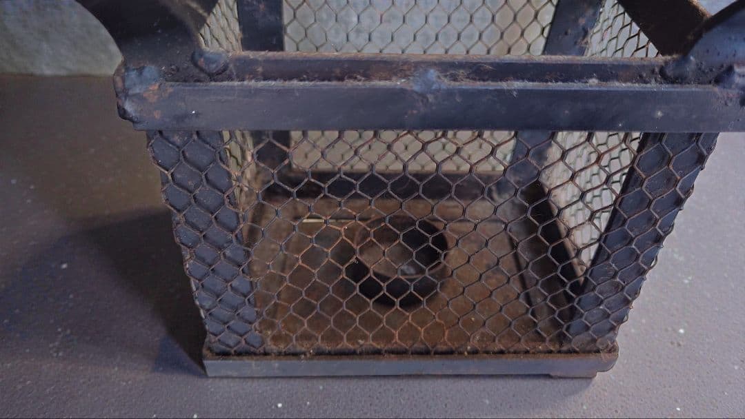 金属製　行燈　古道具　メッシュキャンドルホルダー　ロウソク