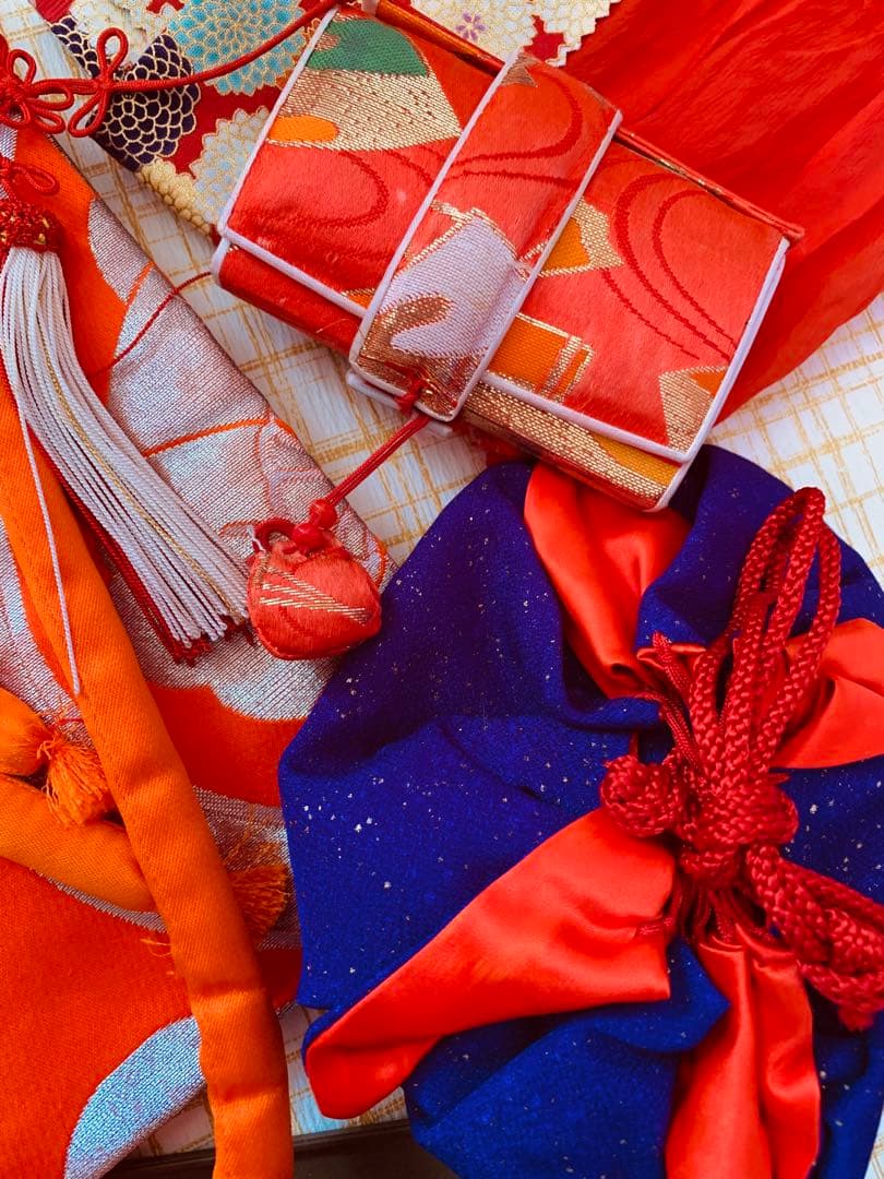 七五三　3歳から5歳の女の子のお支度　正絹手縫い　朱色と藍色のコントラスト