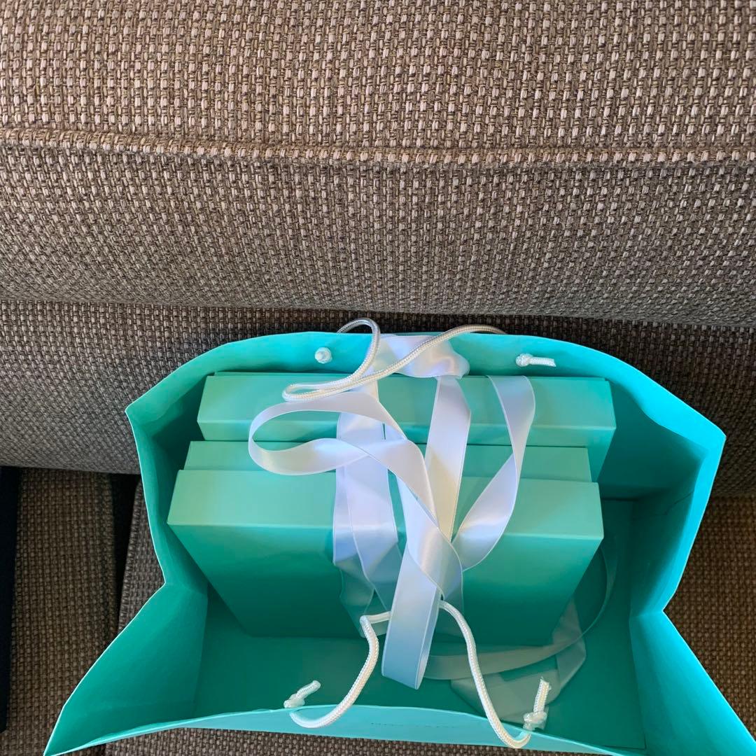 新品未使用 ティファニー ブルーボックス プレート 2枚セット（24x24cm）