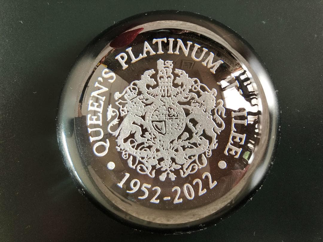 エリザベス女王プラチナジュビリー記念限定ウェイト ロイヤルスコットクリスタル社製
