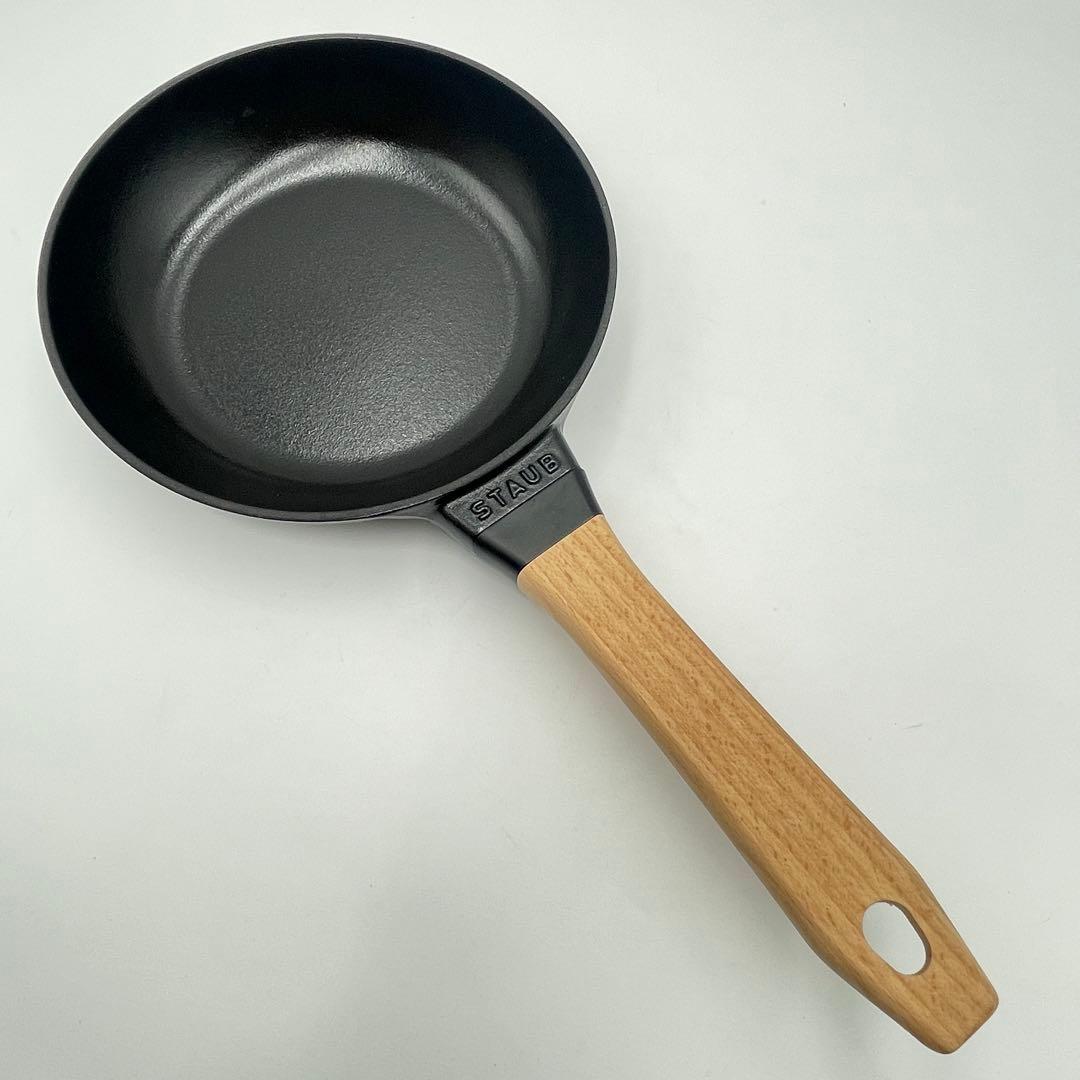 専用　美品　ストウブ（Staub）ウッドハンドル フライパン 20cm IH対応