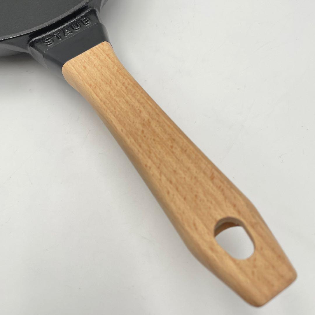 専用　美品　ストウブ（Staub）ウッドハンドル フライパン 20cm IH対応