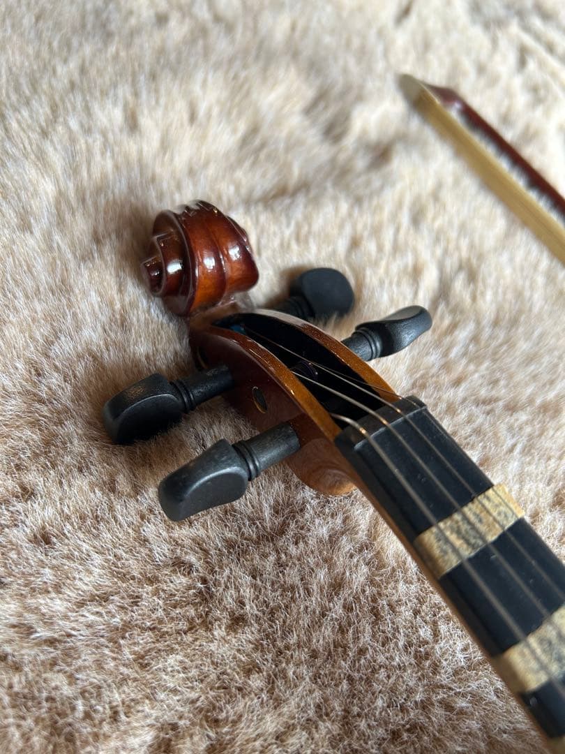 月末値下げ‼︎ 要メンテSynwin バイオリン 1/8 ケース、松ヤニ、肩当て