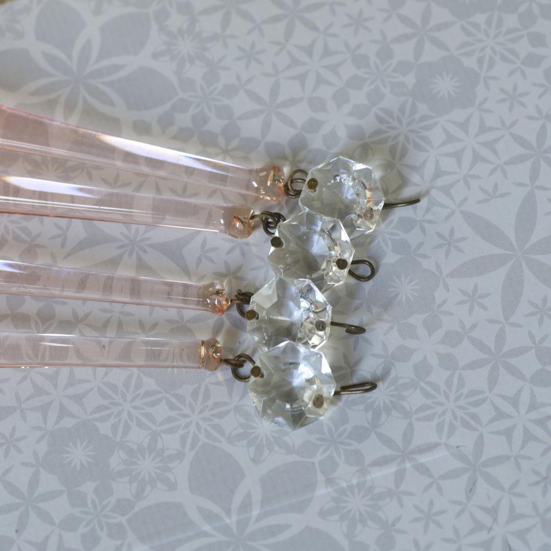 フランスアンティーク　ピンクガラスドロップ /シャンデリアシェードランプ