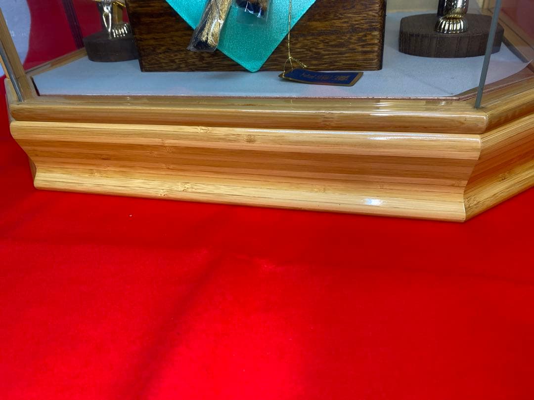 伊達政宗　五月人形　彫金鐡形兜飾り　竹製六角ガラスケース入