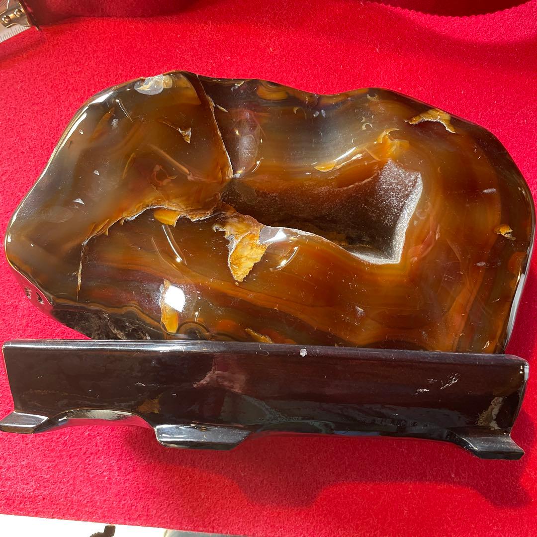 メノウの置物 黒色台座付き