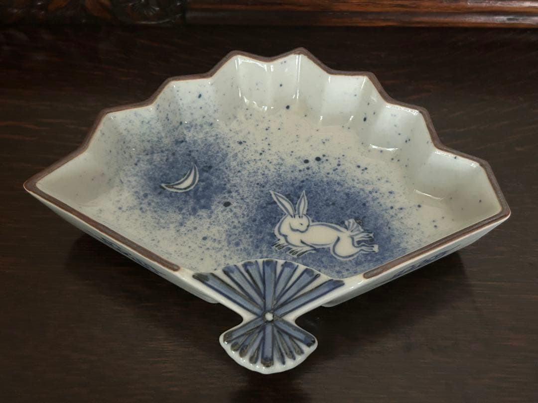 九谷焼　上出長右衛門窯　扇型　向付　小鉢　吹墨兎文 5個　①