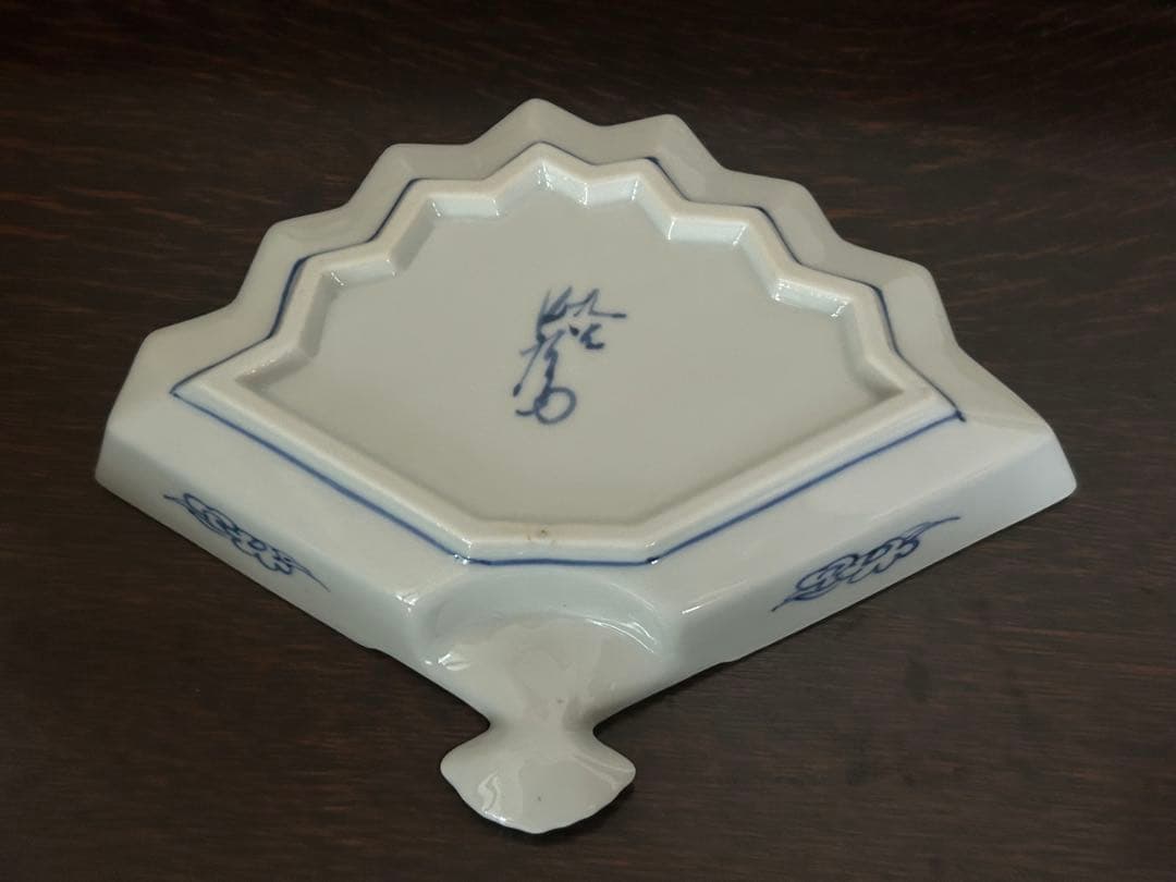 九谷焼　上出長右衛門窯　扇型　向付　小鉢　吹墨兎文 5個　①