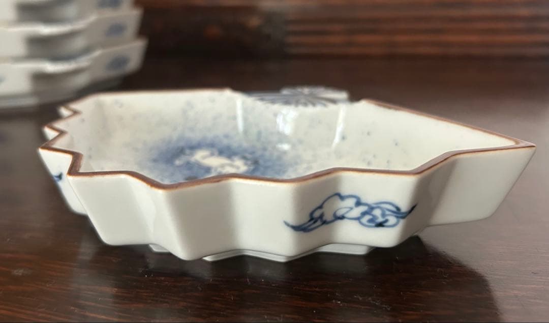 九谷焼　上出長右衛門窯　扇型　向付　小鉢　吹墨兎文 5個　①