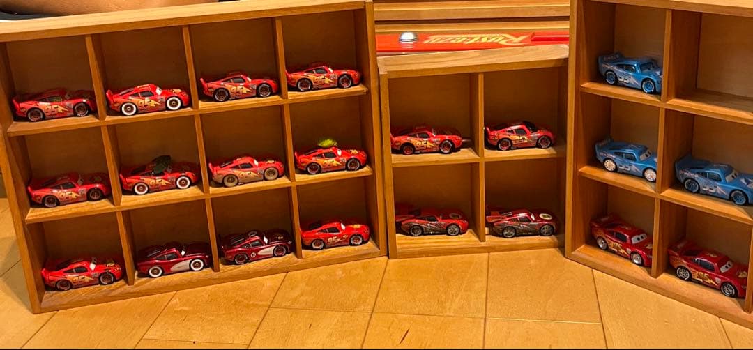 美品　マテルカーズ ライトニング・マックィーン 21台とガイドブック2冊セット