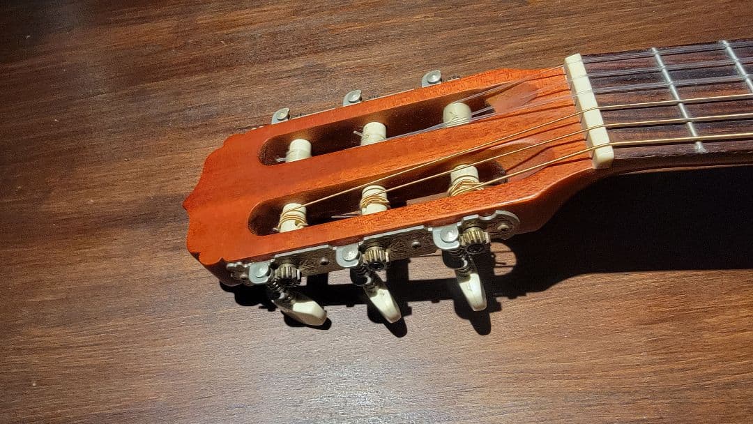 Aria ATU-120/6 アリア 6弦 ギタレレ ミニギター（ソフトケース付