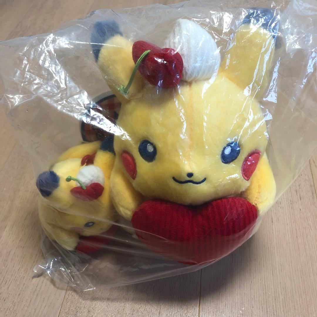 PIKACHU DINER◎ピカチュウ◎マスコットとぬいぐるみの2点