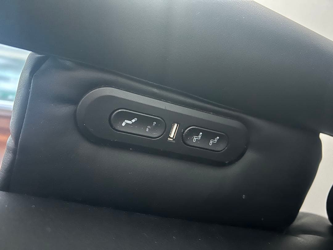 リクライニングソファ（1人用）スピーカー付き 座面本革