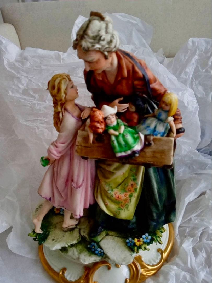 イタリア　カポディモンテ　陶器人形　フィギュリン　オブジェ　ぬいぐるみ　ドール