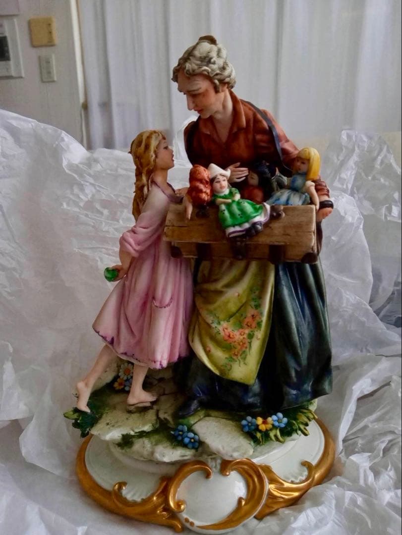 イタリア　カポディモンテ　陶器人形　フィギュリン　オブジェ　ぬいぐるみ　ドール