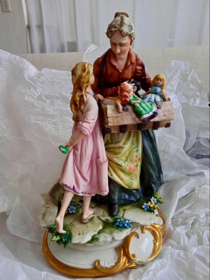 イタリア　カポディモンテ　陶器人形　フィギュリン　オブジェ　ぬいぐるみ　ドール