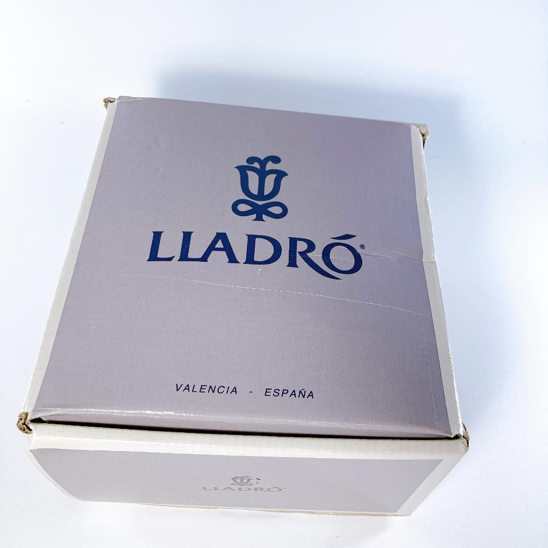 LLADRO リヤドロ きれいにしましょうね 少女・犬　05455|2616|☆