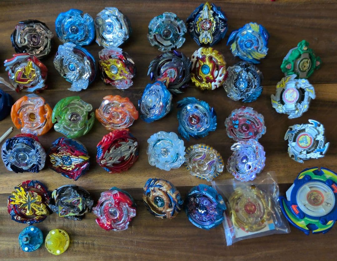 ベイブレードバースト まとめ売り！ 無限ベイスタジアム付き