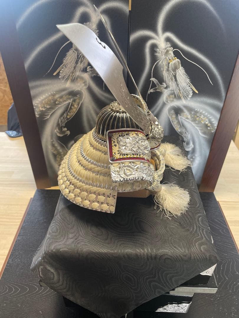 豪華な五月人形 兜飾り 龍屏風 弓太刀セット