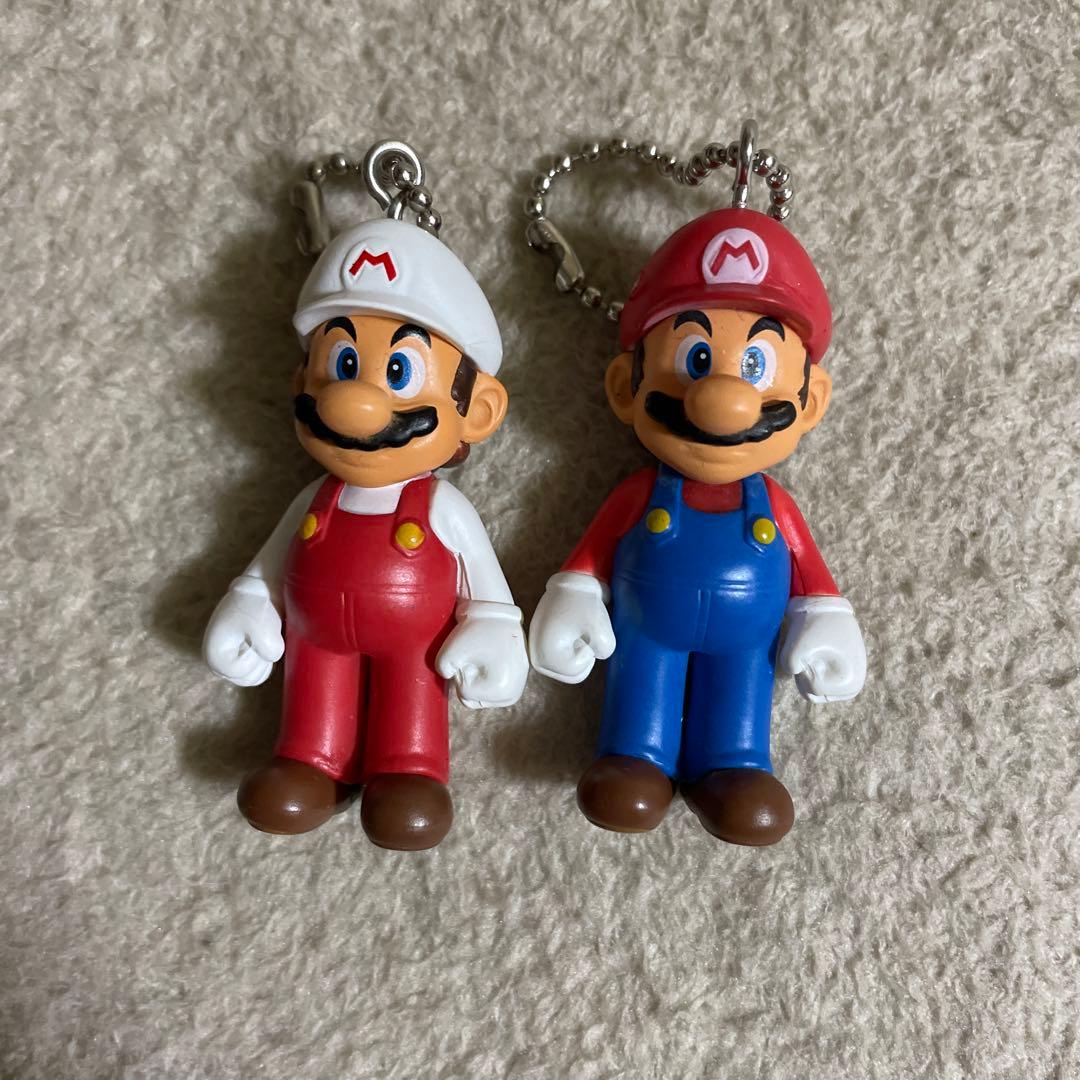 スーパーマリオ キーホルダー セット 赤 白 - メルカリ