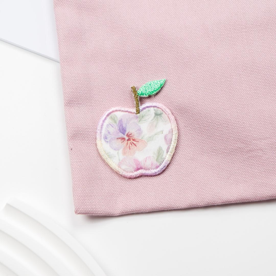 【L-4】食べ物ワッペン　★リバティ生地使用　アイロン　さくらんぼ　いちご