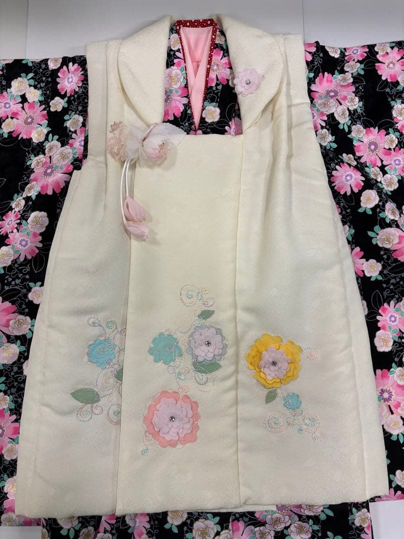 七五三　3歳女の子　着物と被布　ひさかたろまん　薔薇と秋桜　ラインストーン　新品