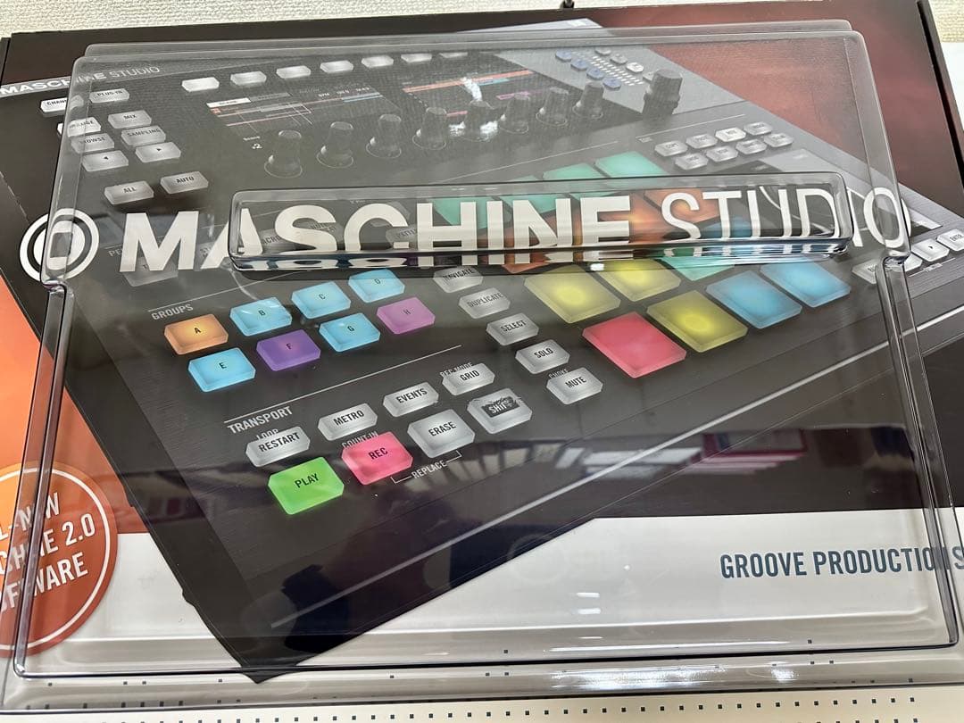 Native Instruments MASCHINE STUDIO サンプラー