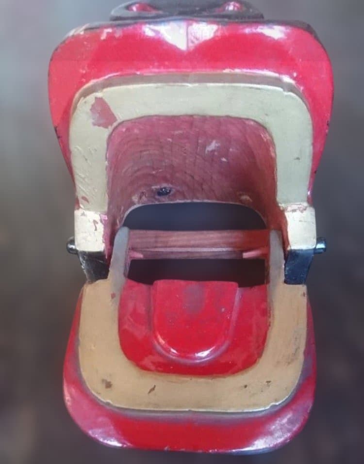 【正月】縁起物　お年玉　獅子舞　ビンテージ木製　レトロ　漆黒塗　こども　成長祈願