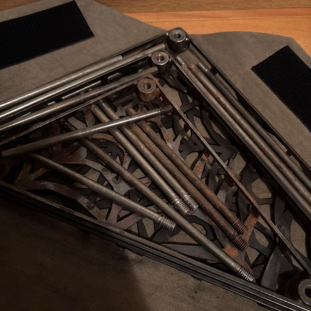 サンゾクマウンテン 山賊 デルタス 焚き火 グリル サイドテーブル　キャンプ