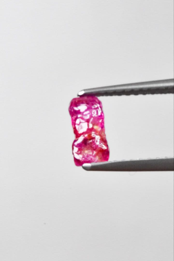 ミャンマーモゴック産 ルビー原石01