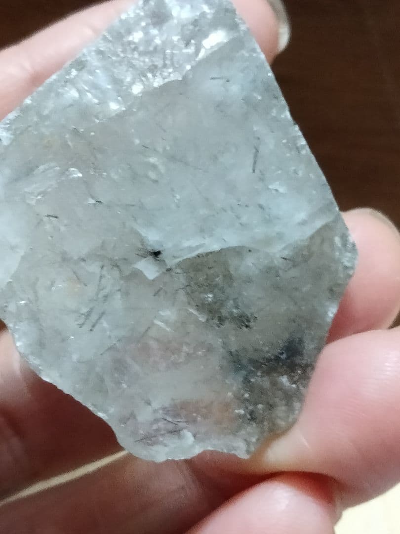 国産鉱物　山梨県　塩山竹森山　天然水晶　　トルマリン入り水晶　 番号1005