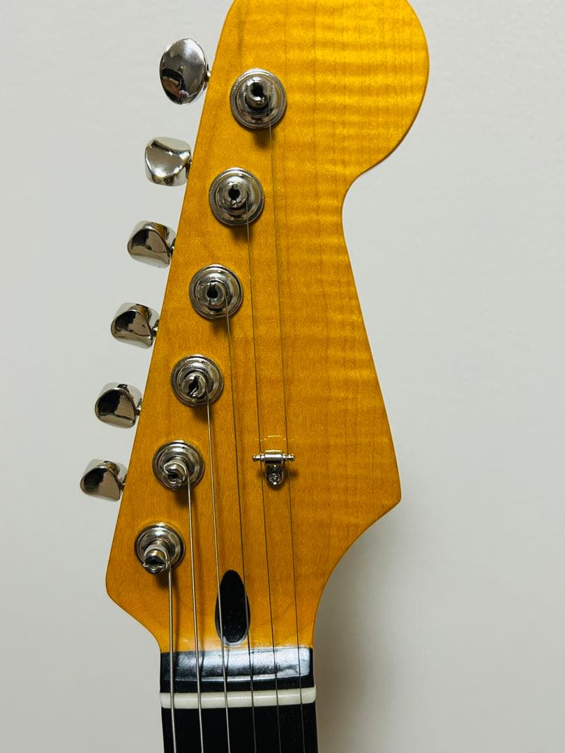 良品 コンポーネント ストラトキャスター 虎杢ネック アルダー2Pボディ