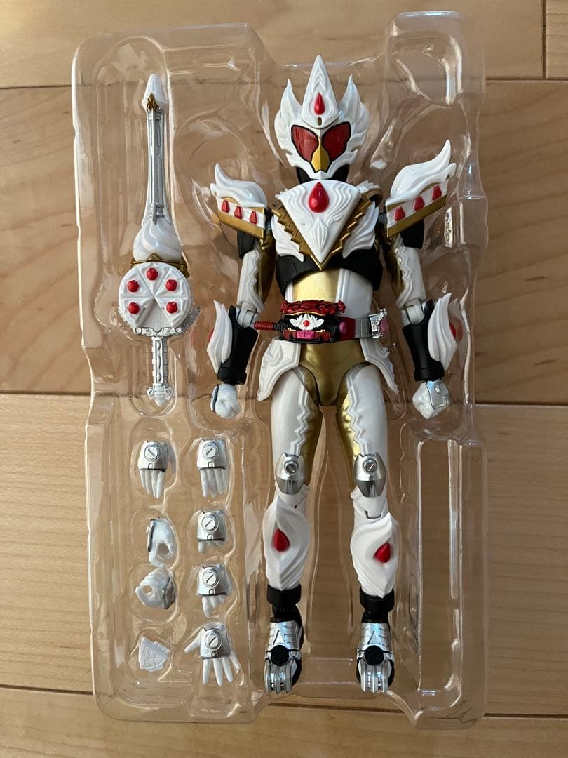 SHFiguarts 仮面ライダーガヴ ケーキキングフォーム