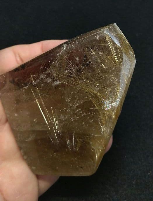 【虹】ゴールドルチル《原石》専用台座付き　置物　クラスター　天然　金運　仕事運