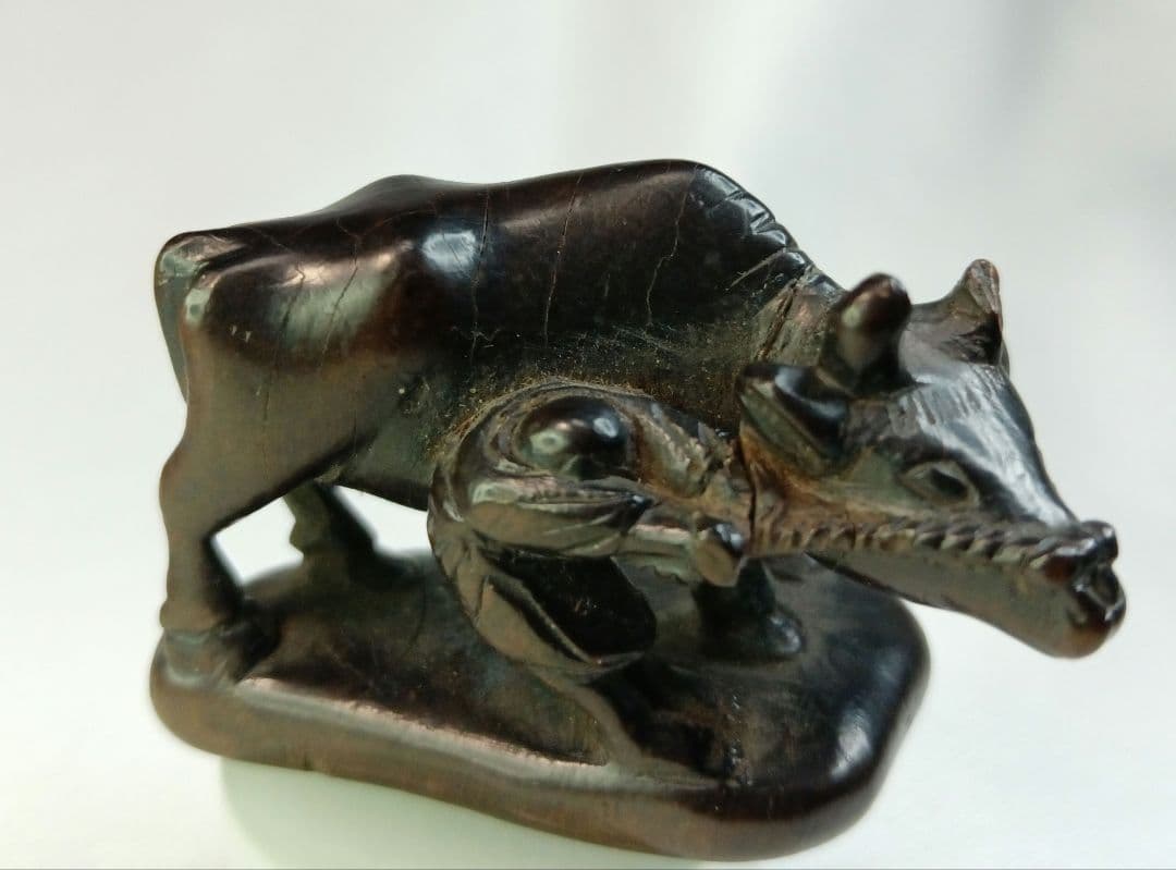 柘植彫 根付「牛に引かれて善光寺参り」 江戸時代 古民具