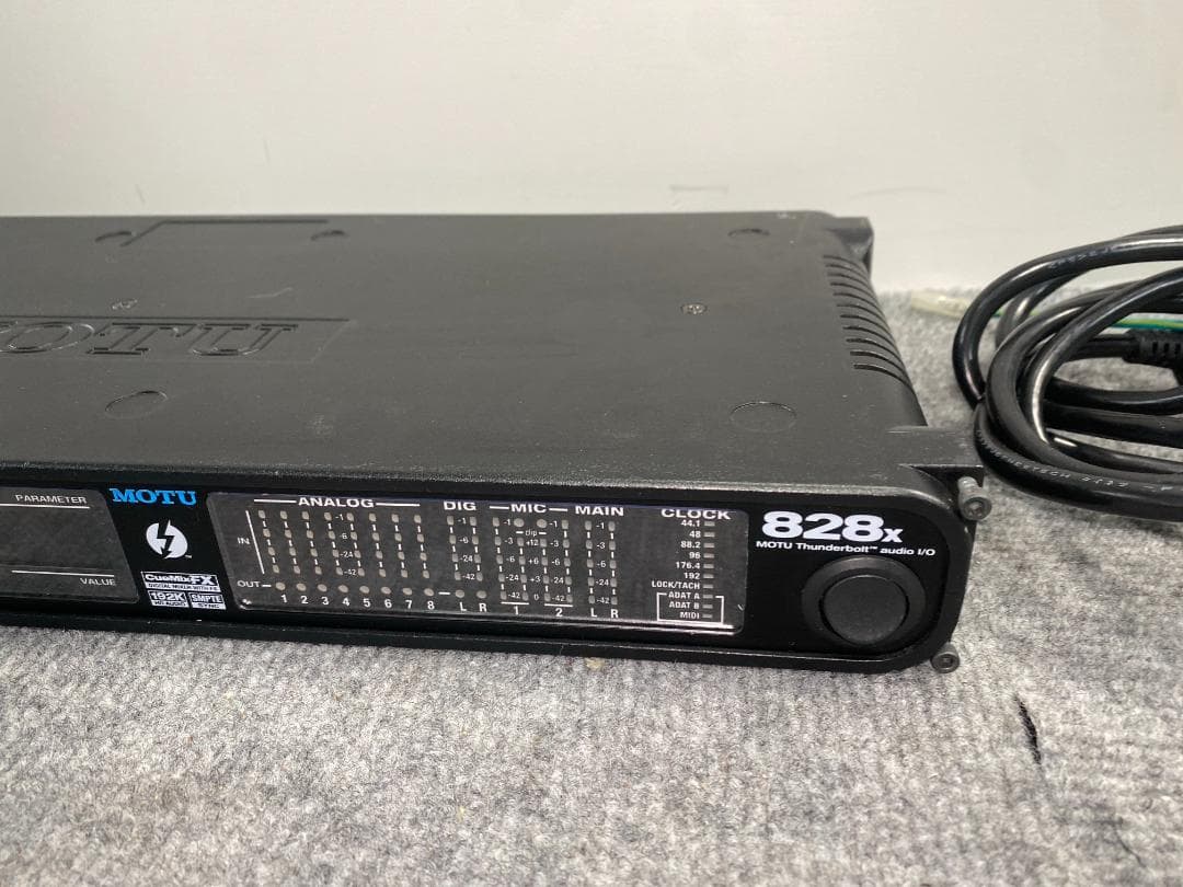 MOTU 828X Thunderbolt USBオーディオインターフェース