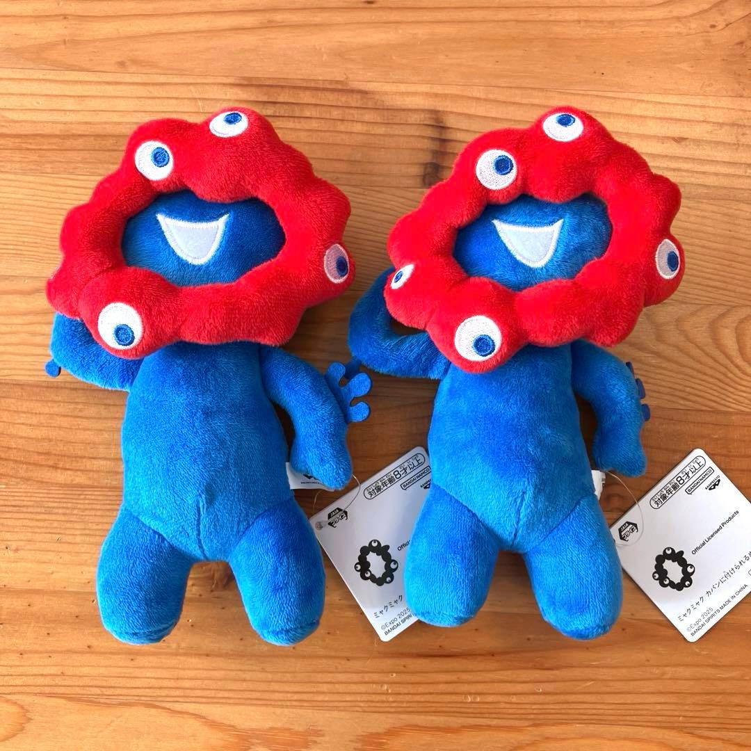 ミャクミャク カバンに付けられるぬいぐるみ 2個セット - メルカリ