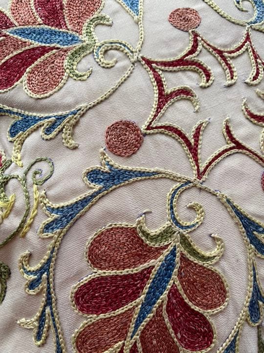 ウズベキスタン製 シルク スザニ刺繍 クッションカバー 45×46 SZN713