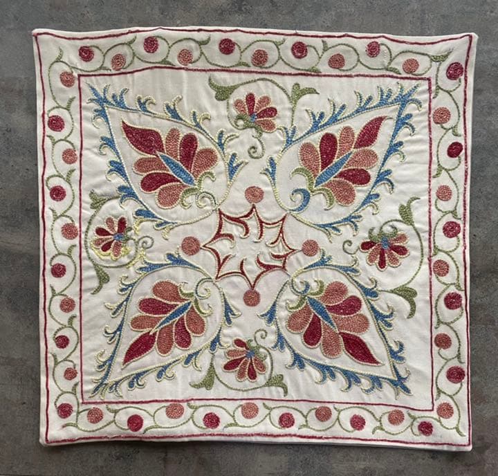 ウズベキスタン製 シルク スザニ刺繍 クッションカバー 45×46 SZN713
