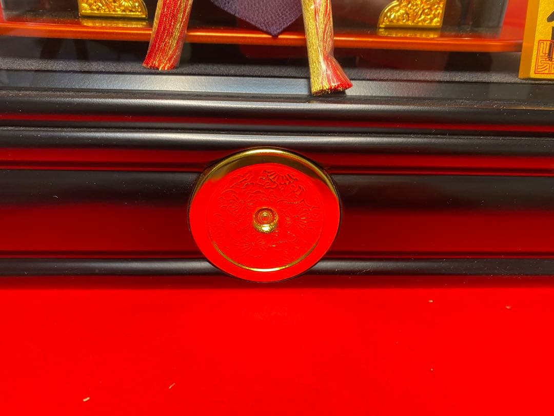 真田幸村公之兜　東京久月　五月人形　家紋付き兜飾り　オルゴール付きガラスケース入